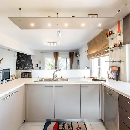 Savva's Surf House Ferienhaus
