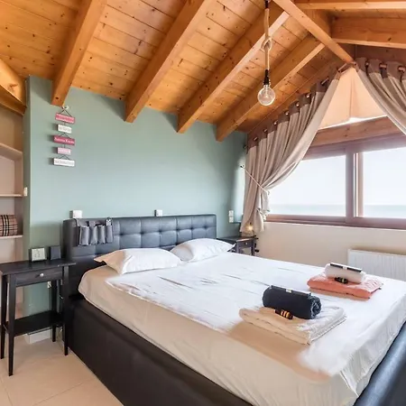Savva's Surf House Holiday home *