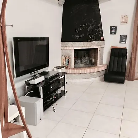 Savva's Surf House Holiday home